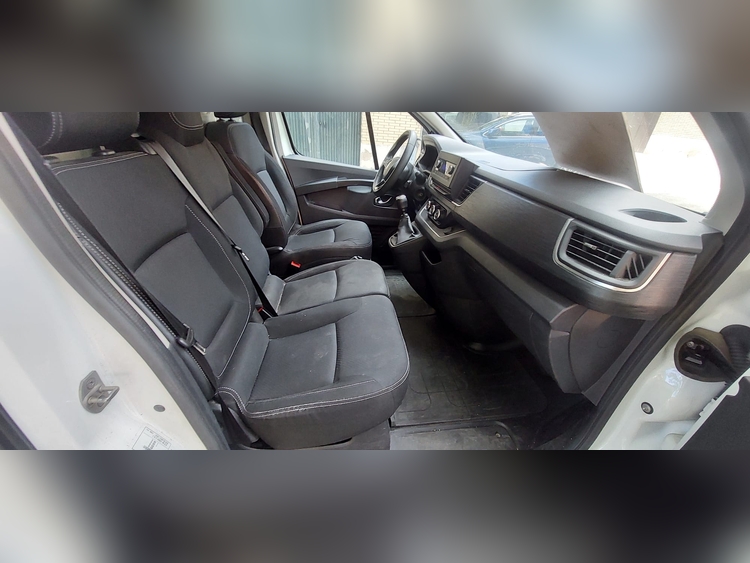 Renault Trafic 2.0 130CV foto 7